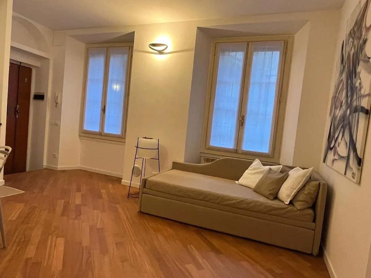 Casa Vercelli Delizioso Bilocale Moderno Nella Vecchia Milano Apartman